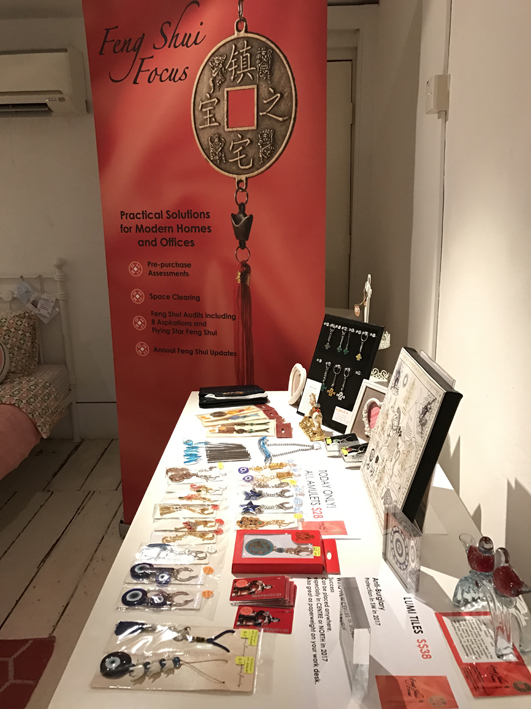 Table with amulets