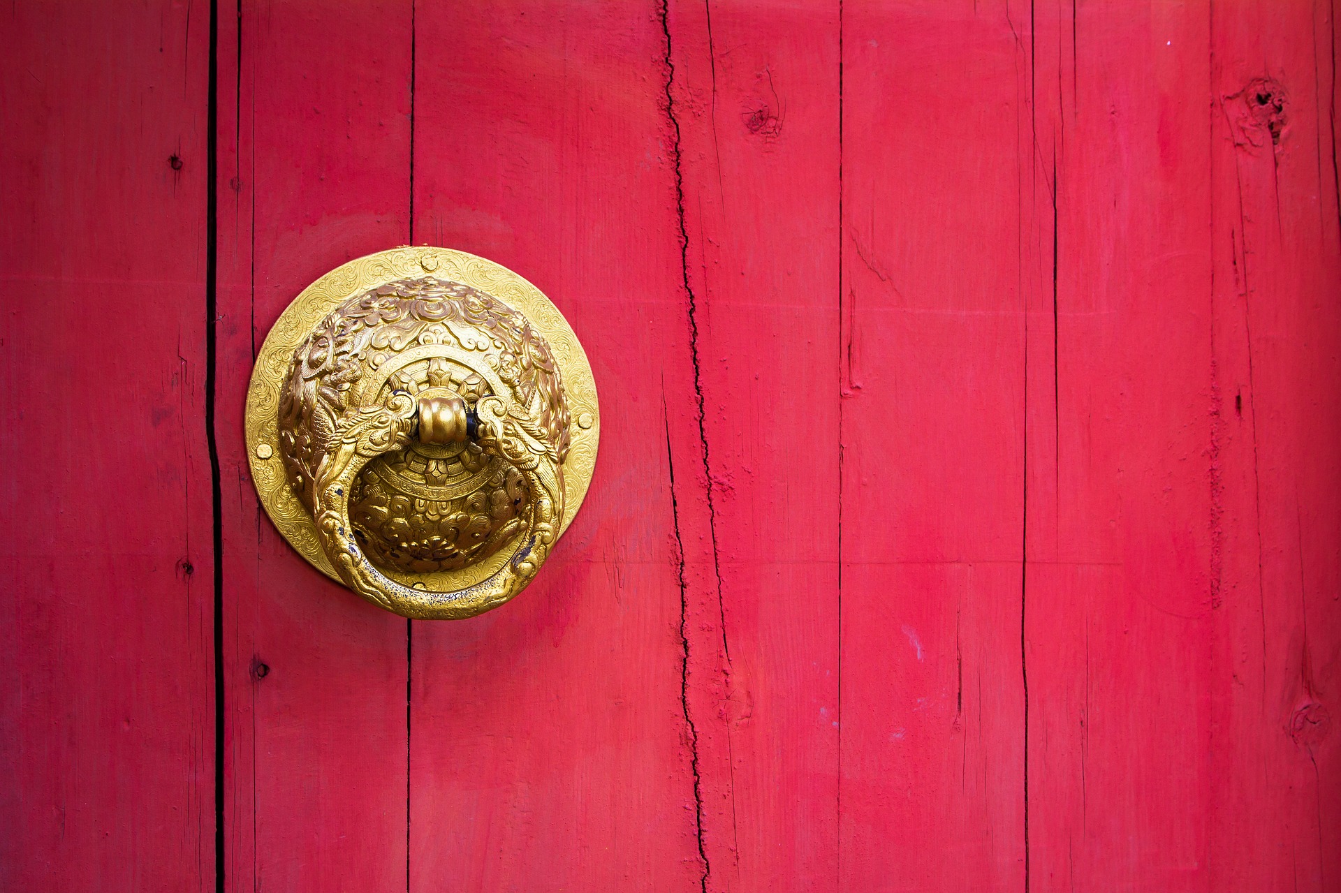 Red door w gold dragon handle