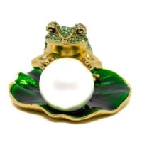 3-Legged Toad with Giant Pearl